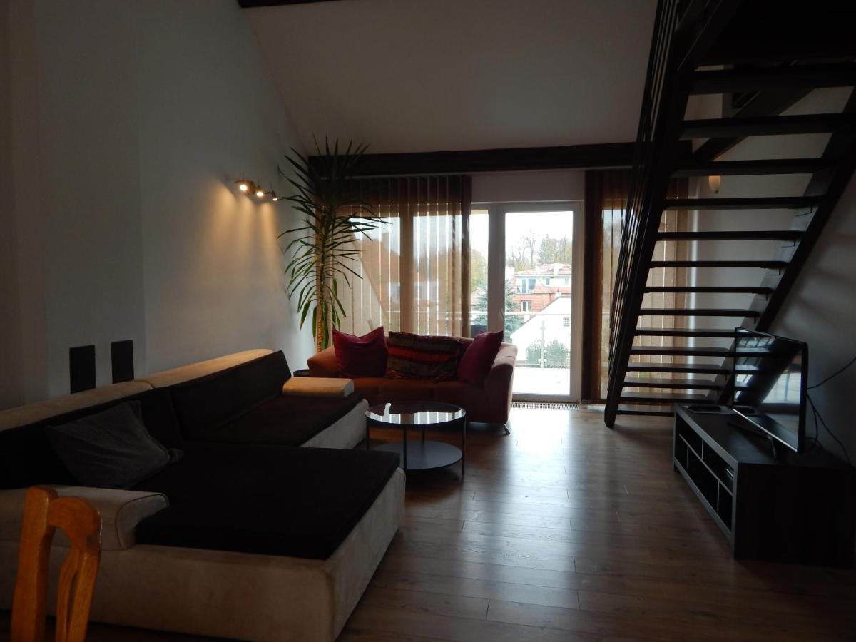 Attic Parkview Apartment ปิเอชตานี ภายนอก รูปภาพ