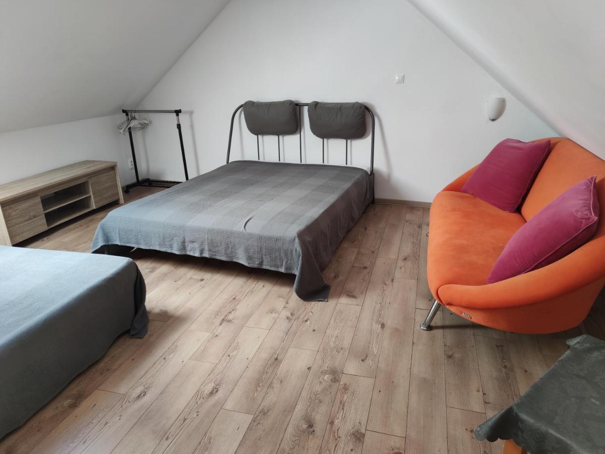 Attic Parkview Apartment ปิเอชตานี ภายนอก รูปภาพ